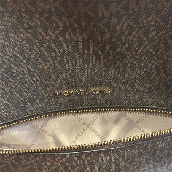 Michael Kors Monogram Backpack - New Without Tags - Picture 4 of 14